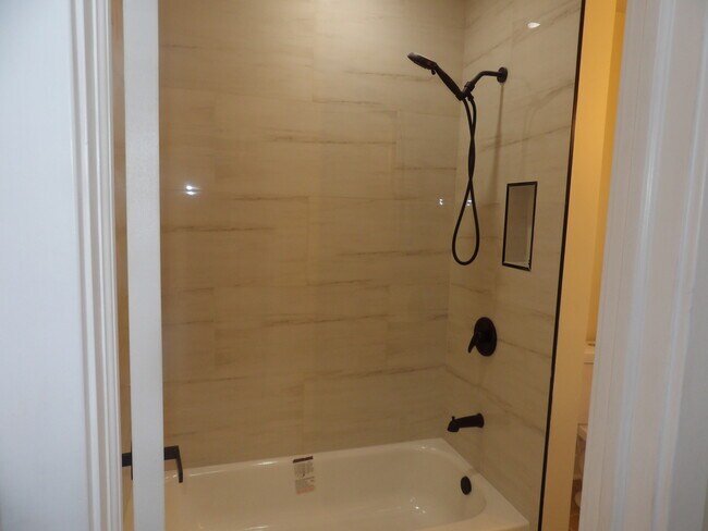 Building Photo - 4618 Walnut St