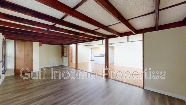 Building Photo - 3202 21st Ave W