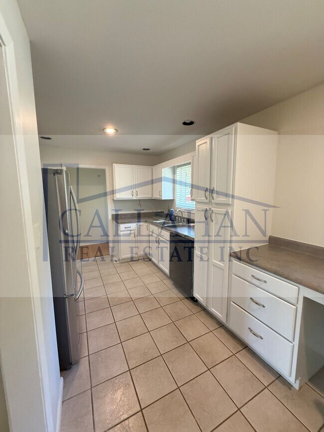 Building Photo - Lakewood 3 bedroom Home