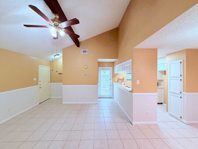 Building Photo - Columbia Oaks