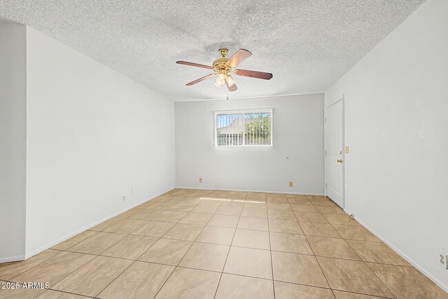 Building Photo - 2931 E Beck Ln