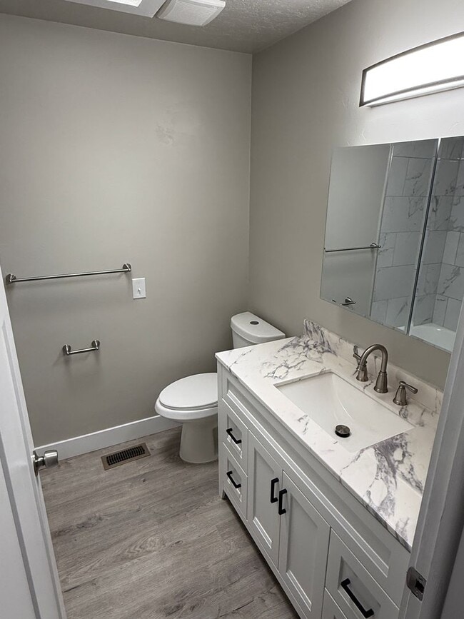 Building Photo - Olympus Cove Five Bedroom Rambler; Amazing...