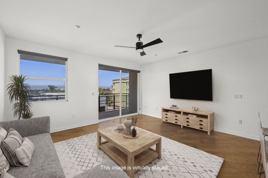 Building Photo - 3650 5th Ave