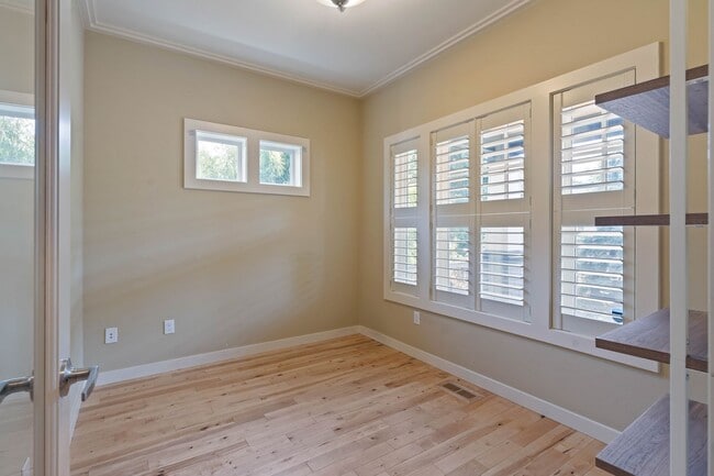 Building Photo - Beautiful 3-bdrm/2.5-bath in Beaumont-Wils...