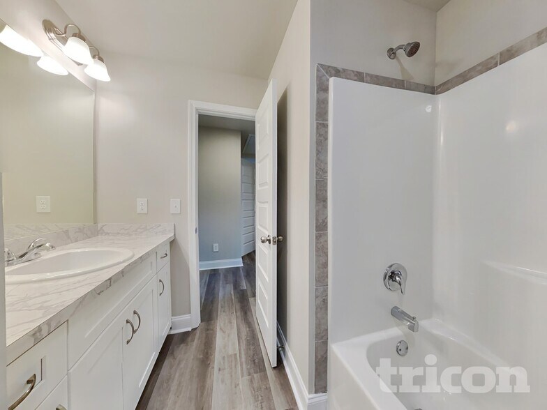 Building Photo - 10 Berkmar Way