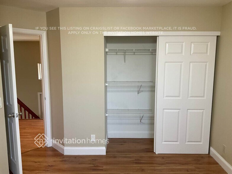 Building Photo - 7449 Santa Monica Dr