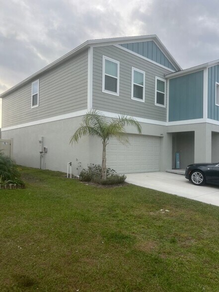 Building Photo - 1443 Axel Cir