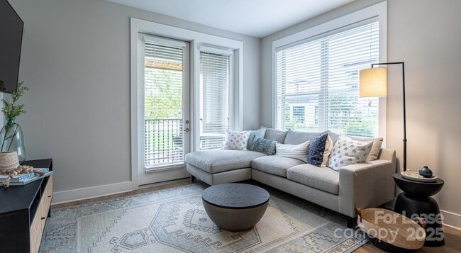 Building Photo - 6408 Providence Farm Ln