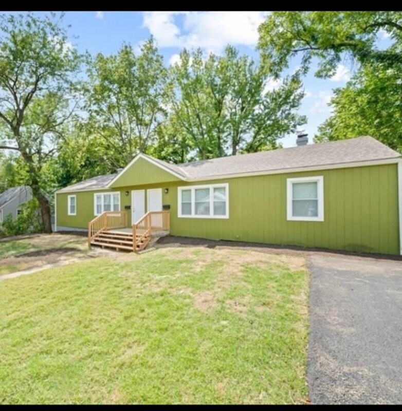 Building Photo - 5756 Indiana Ave