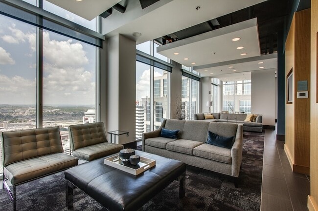 Building Photo - 415 Church St