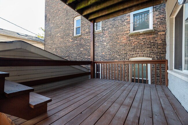 Building Photo - 1531 N Paulina St