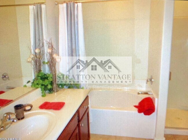 Building Photo - 24531 W Mobile Ln