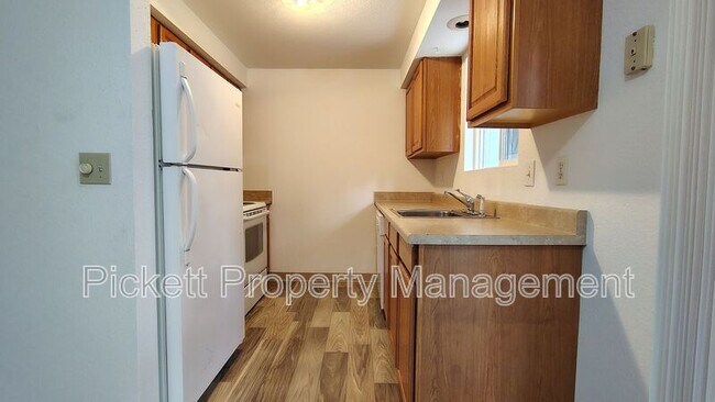 Building Photo - 1803 Winfield Ave