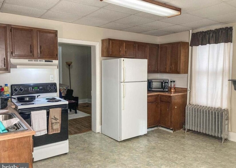 kitchen - 524 Virginia Ave