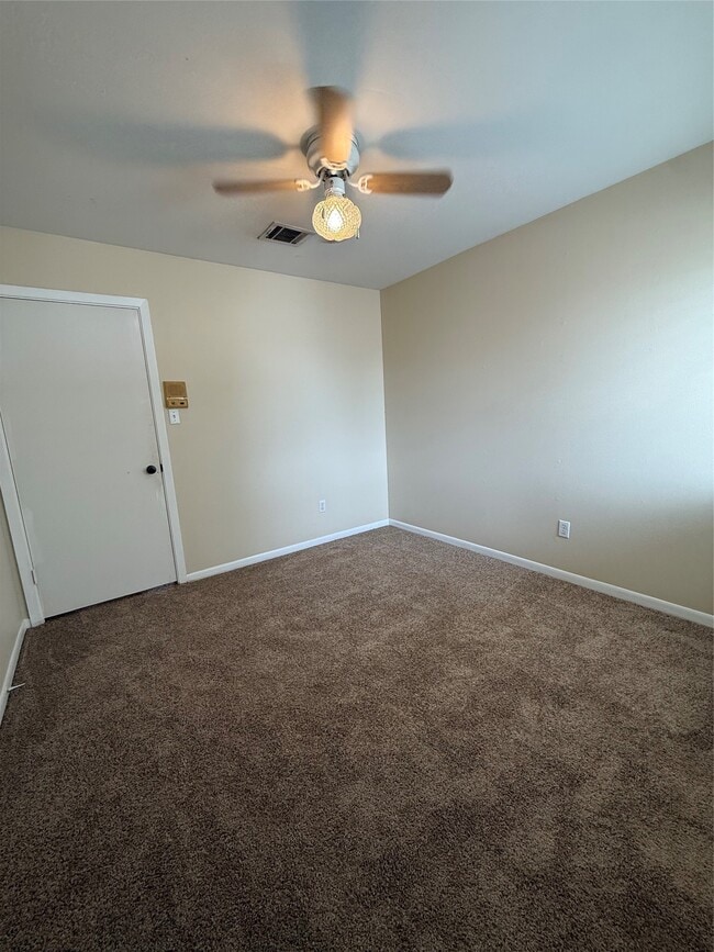 Building Photo - 17149 Beaver Springs Dr