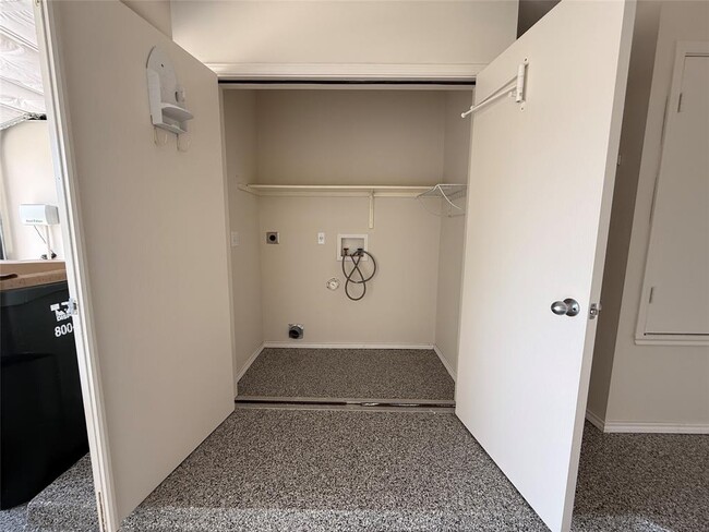 Building Photo - 334 Avalanche Ave