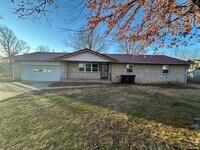 Building Photo - 3-Bedroom, 2-Bath Home in Prime Location!