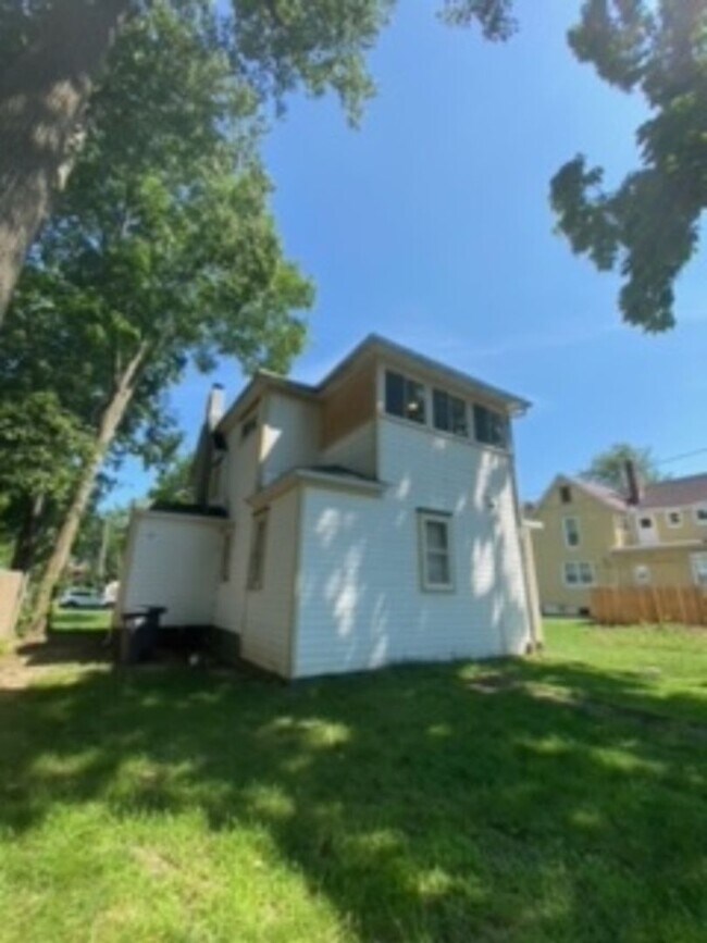 Building Photo - 509 Prospect St