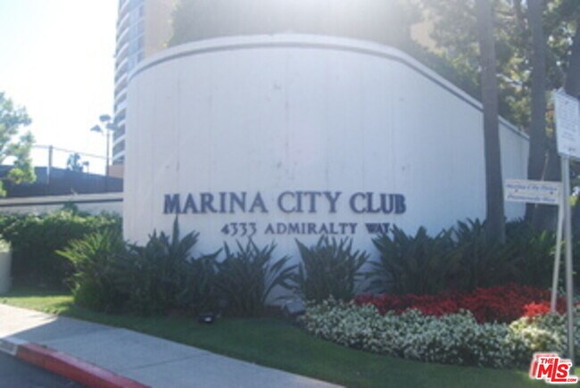 Building Photo - 4314 Marina City Dr