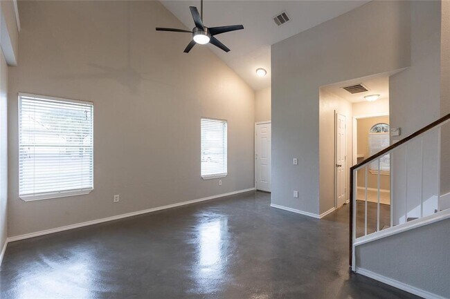 Building Photo - 1701 Golden Sunrise Ln