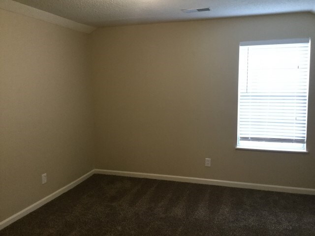 Building Photo - 332 Aberdeen Cir