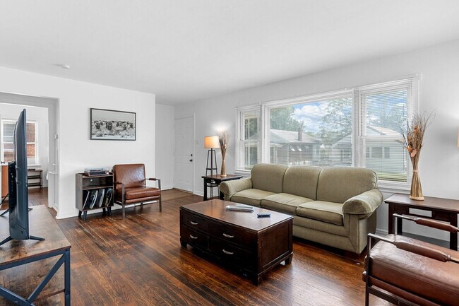 Building Photo - 6563 Julian Ave