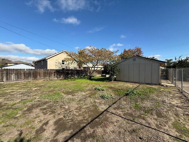 Building Photo - 221 N Lincoln Ave