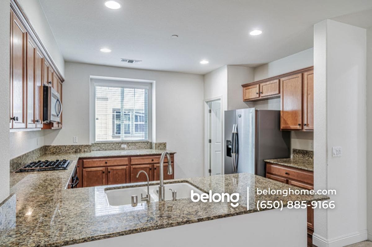 Building Photo - 6704 S Mariposa Ln