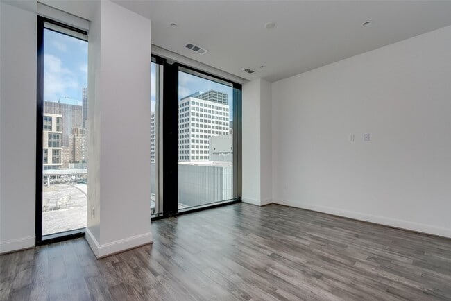 Building Photo - 1211 Caroline St