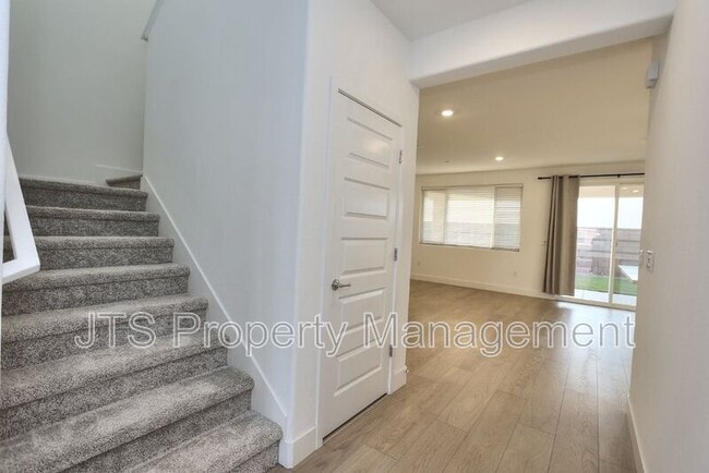 Building Photo - 4364 Greenshank Cir