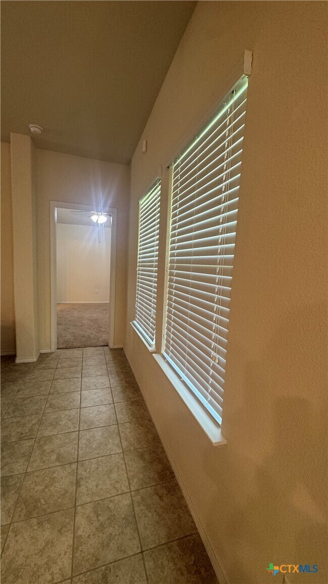 Building Photo - 5305 Fenton Ln