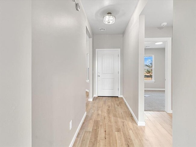 Building Photo - Newer Home For Lease in Washington!