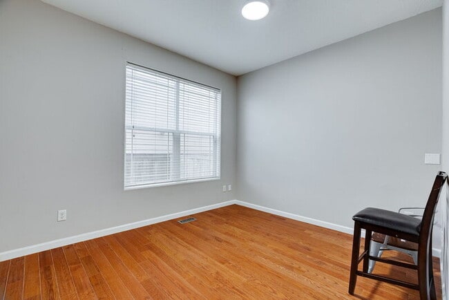 Building Photo - 16552 NE Pacific Terrace