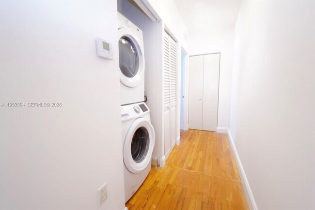 Building Photo - 1410 Euclid Ave