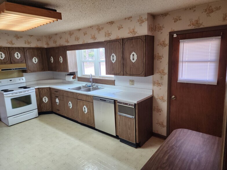 Building Photo - 6911 Hickory View Ln