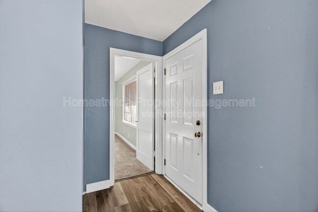 Building Photo - 1255 St Antoine St