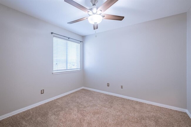 Building Photo - 645 Fort Thomas Pl