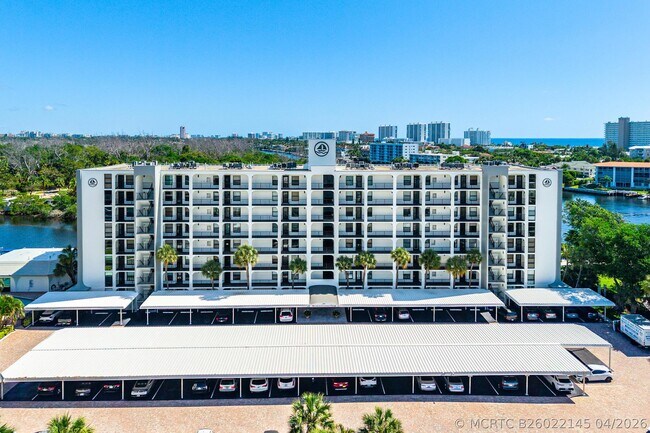 Building Photo - 1631 Riverview Rd