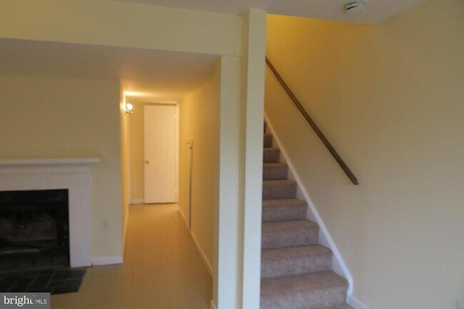 Building Photo - 3514 Cranmer Mews