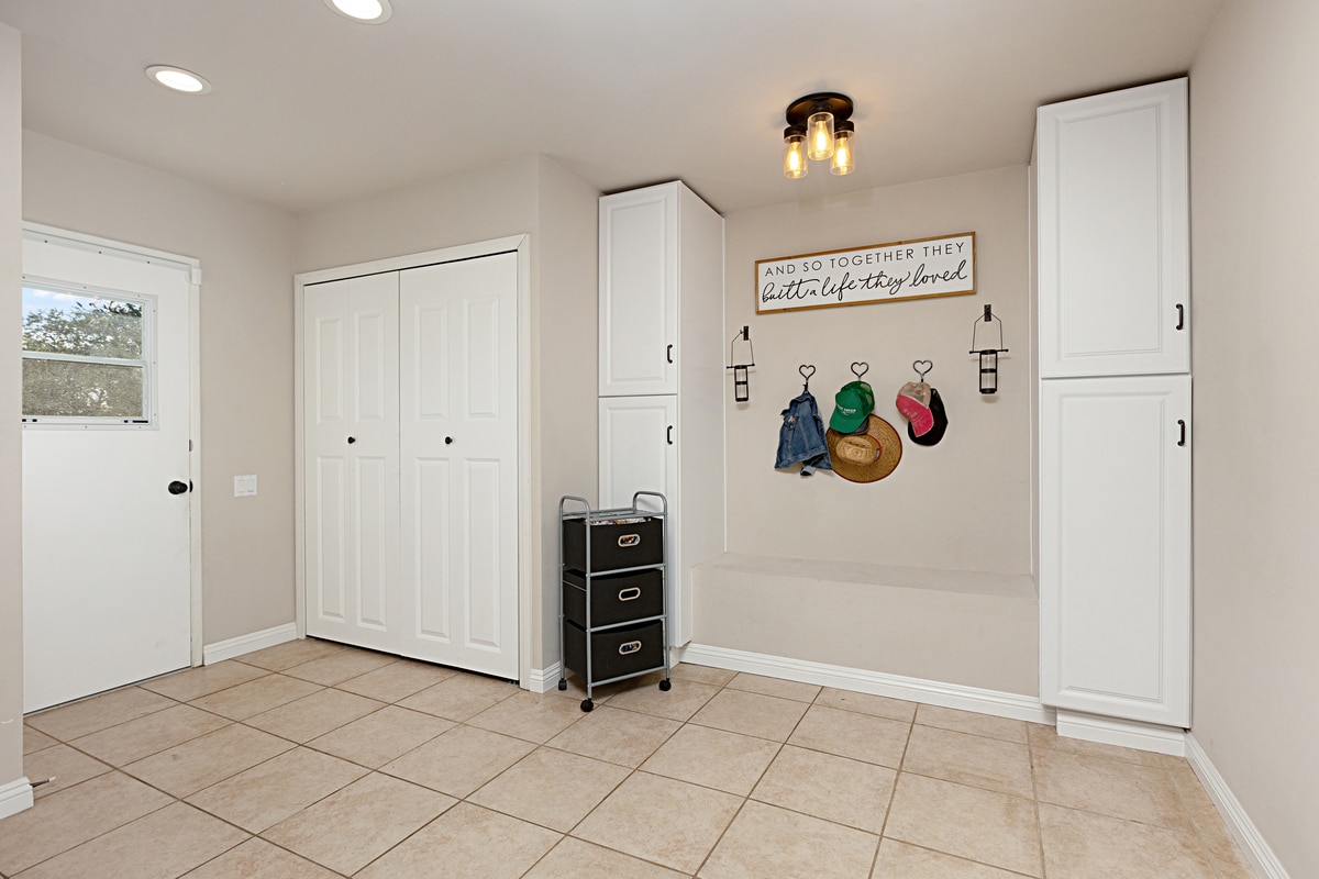 Building Photo - 1720 Via Entrada