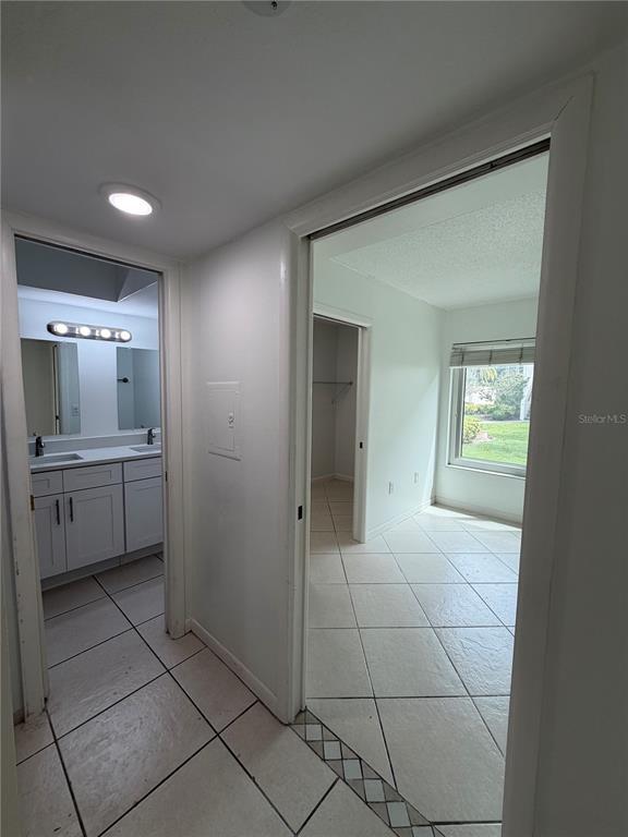 Building Photo - 2205 Belleair Rd
