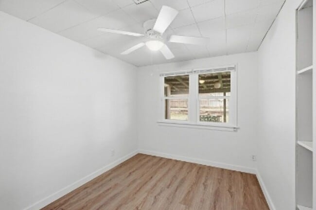 Building Photo - 1307 E Thurston Ave