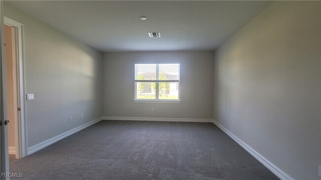 Building Photo - 3930 SW 16th Pl
