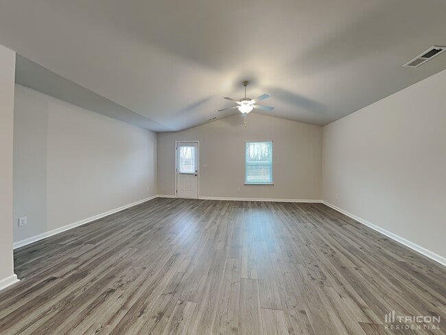 Building Photo - 127 Harvest Cir