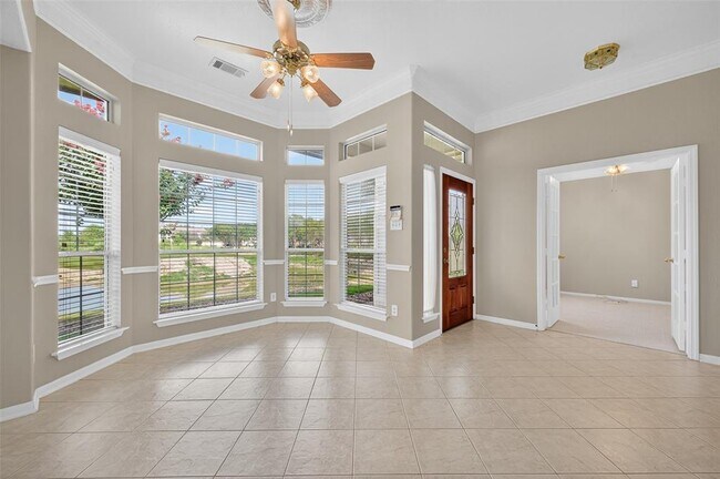 Building Photo - 7914 Loyel Pointe Dr