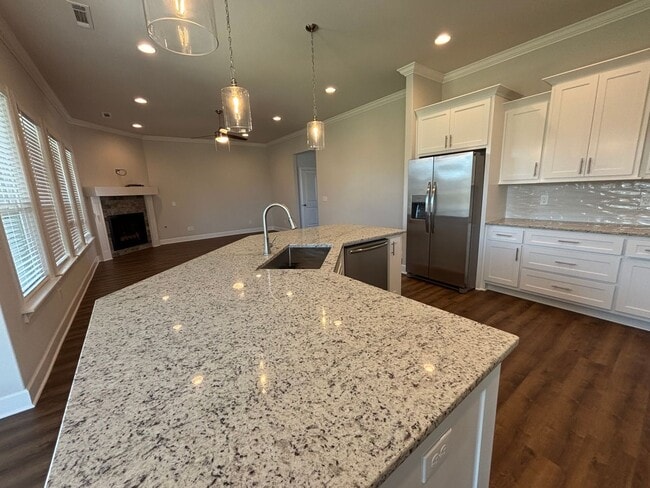 Building Photo - Brand New House!! Great Location!!