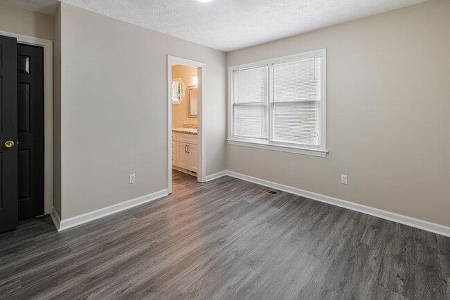 Building Photo - 4071 Hidden Hollow Dr