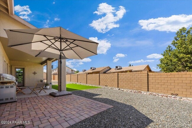 Building Photo - 7275 E Grandview Dr