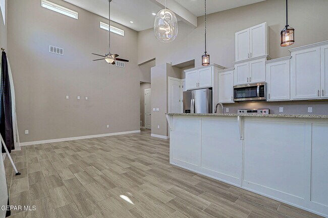 Building Photo - 1031 Vinton Ave