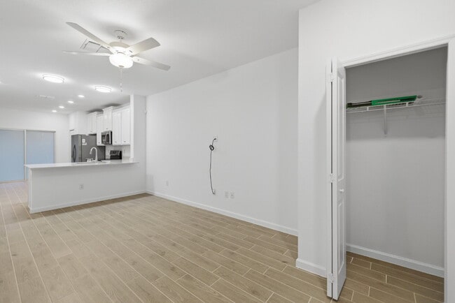 Building Photo - | Move-In Ready Rental in Prime SW Ocala Location/**2 weeks free rent***NO admin fees!!